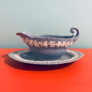 Vintage Wedgwood Etruria Barlaston Blue Queensware Gravy Boat & Underplate